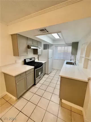 Photo #5: 2640044 Listing 