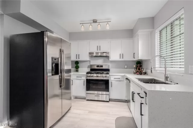 MLS: 2640074 Condo For Sale