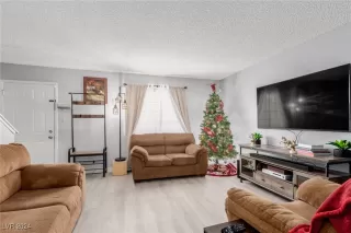 Photo #1: 2640074 Listing 