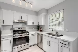 Photo #5: 2640074 Listing 