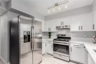 Photo #6: 2640074 Listing 
