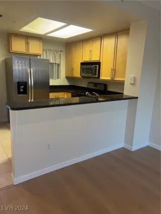 Photo #1: 2640083 Listing 