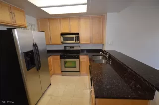Photo #2: 2640083 Listing 