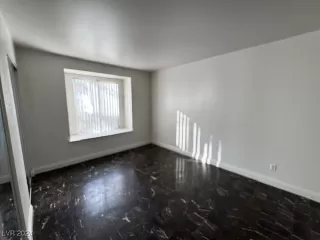 Photo #2: 2640097 Listing