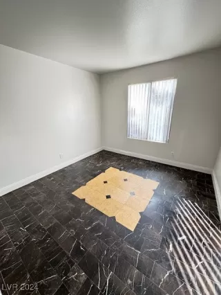 Photo #6: 2640097 Listing