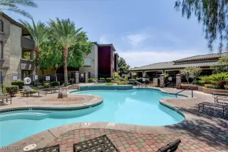 Photo #4: 2640126 Listing 