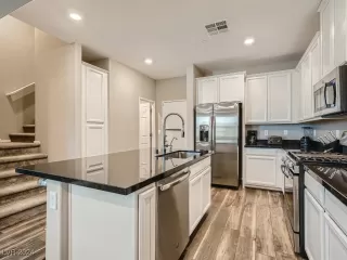 Photo #6: 2640134 Listing 