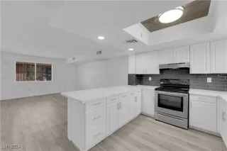 Photo #5: 2640159 Listing 