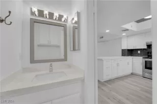 Photo #6: 2640159 Listing 