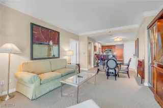 Photo #5: 2640175 Listing