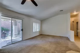 Photo #4: 2640187 Listing