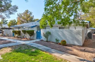 Photo #1: 2640193 Listing