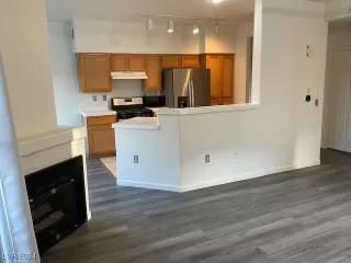 Photo #4: 2640216 Listing