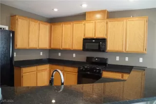 Photo #5: 2640223 Listing 