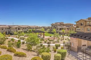 Photo #5: 2640244 Listing