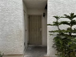 Photo #1: 2640298 Listing 