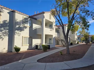 Photo #1: 2640302 Listing 