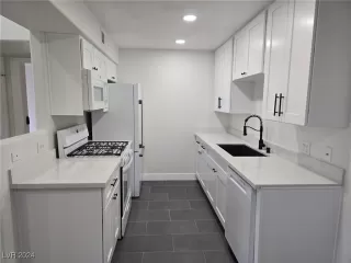 Photo #6: 2640302 Listing 