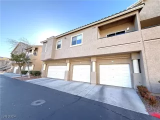 Photo #4: 2640314 Listing