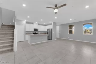 Photo #3: 2640323 Listing