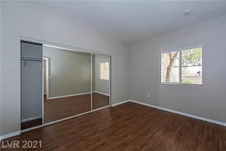 Photo #5: 2640339 Listing