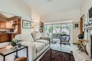 Photo #2: 2640351 Listing