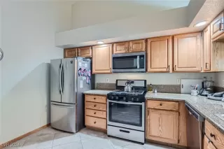 Photo #4: 2640351 Listing