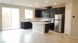 Photo #2: 2640354 Listing 