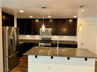 Photo #4: 2640367 Listing 