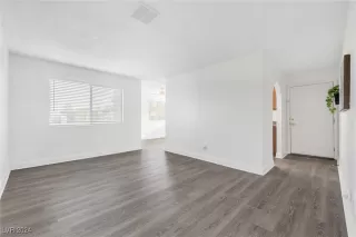 Photo #1: 2640382 Listing 