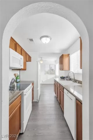 Photo #6: 2640382 Listing 