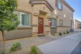 Photo #5: 2640385 Listing