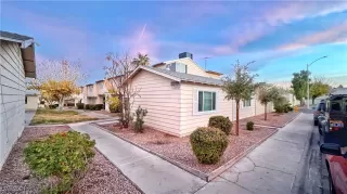 Photo #3: 2640394 Listing