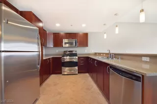 Photo #5: 2640408 Listing 