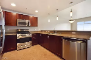 Photo #6: 2640408 Listing 