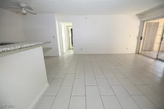 Photo #3: 2640433 Listing 