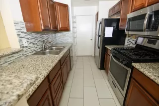 Photo #4: 2640433 Listing 