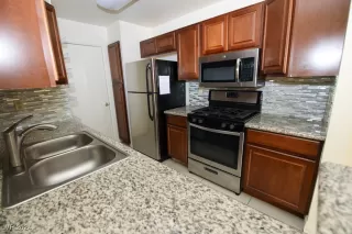 Photo #5: 2640433 Listing 