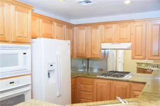 Photo #1: 2640434 Listing 