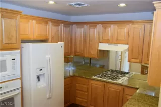 Photo #2: 2640434 Listing 