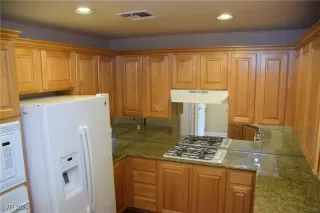 Photo #4: 2640434 Listing 