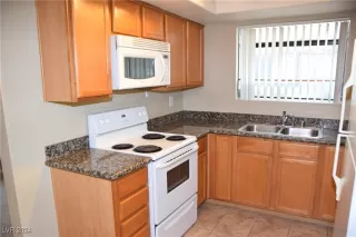 Photo #6: 2640435 Listing 