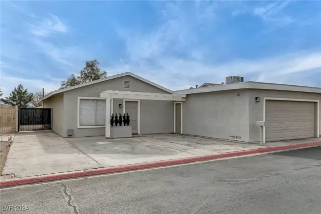 MLS: 2640444 Condo For Sale