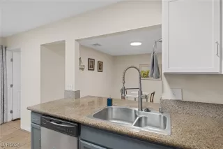 Photo #6: 2640444 Listing