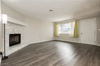 Photo #3: 2640471 Listing