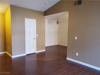 Photo #4: 2640482 Listing 