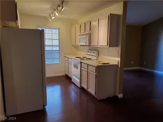 Photo #6: 2640482 Listing 