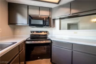 Photo #5: 2640507 Listing