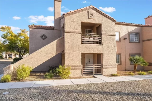 MLS: 2640514 Condo For Sale