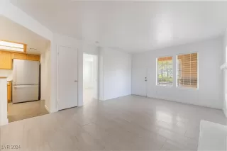 Photo #3: 2640514 Listing